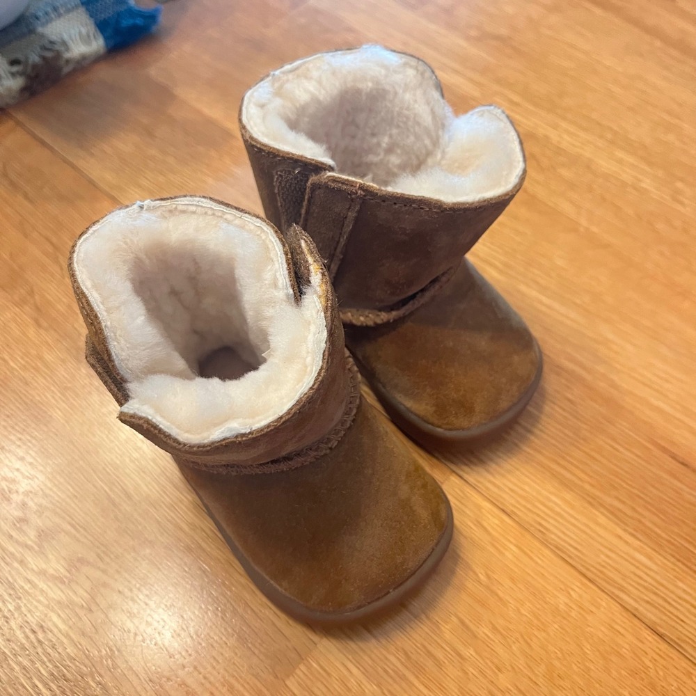 UGG Jesse II Chestnut Suede Baby Boots 1096089I Size 0/1 Infant